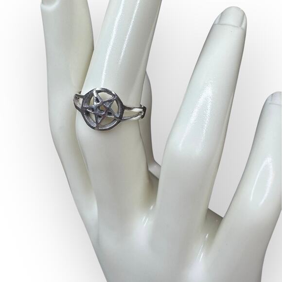 Women's Sterling Silver Whimsygoth Five Pointed Star Pentagram Ring Size 6.5 - Picture 5 of 9